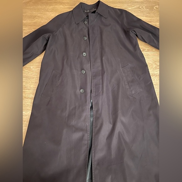 Claiborne Men's Black Coat, Vintage, Timeless Everyday Style - Picture 3 of 13